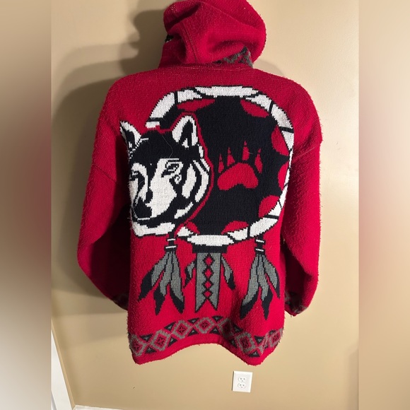 Gorgeous Wool Indigenous Wolf Hoodie - Picture 7 of 9